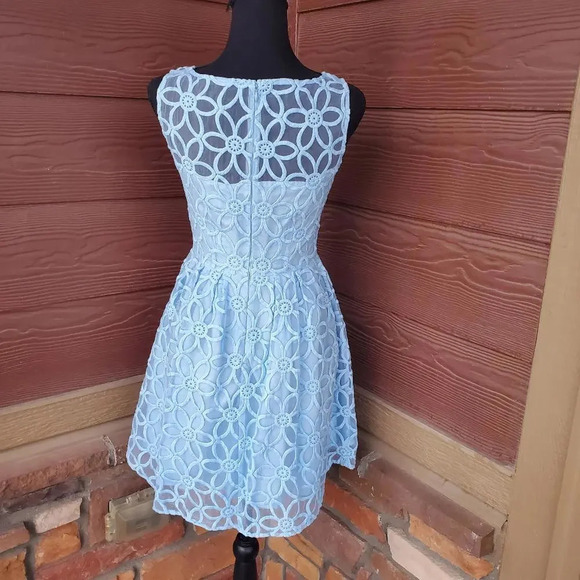 BB DAKOTA Women's Blue Floral Lace Tulle Sleeveless Fit and Flare Dress Size 2 - Picture 7 of 12